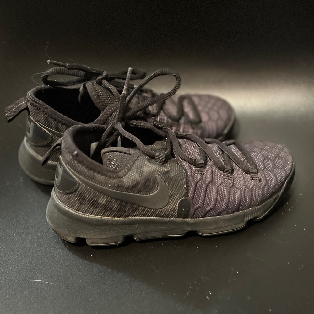 Nike KD 9. Black. Size 1Y.